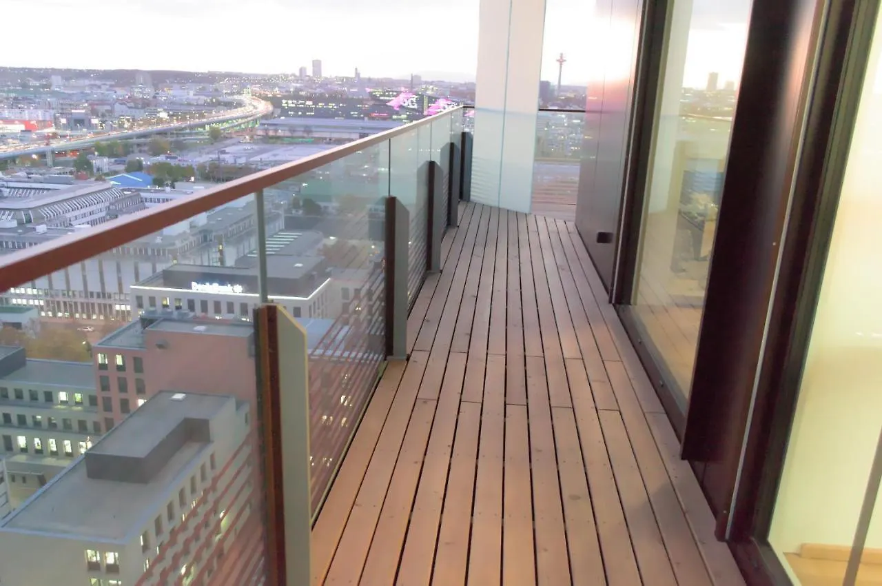 Triiiple Suites Level 21 Mit Balkon Und Tiefgarage contacts